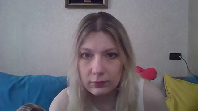 Foxy Bright online show from April 20, 2026, 9:45 am