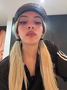 romanovanita online show from March 13, 2026, 4:19 am