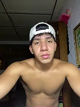 Alejandrososas online show from June 2, 2026, 9:06 pm