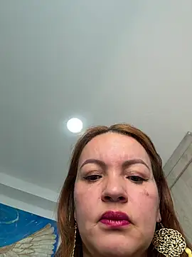 Snapshot of Viictoria-Jones chatting on April 3, 2026, 9:51 am Viictoria-Jones online show from April 3, 2026, 9:51 am