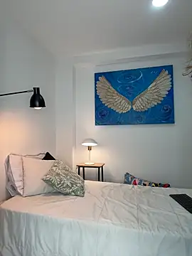 Snapshot of Viictoria-Jones chatting on April 6, 2026, 12:17 pm Viictoria-Jones online show from April 6, 2026, 12:17 pm