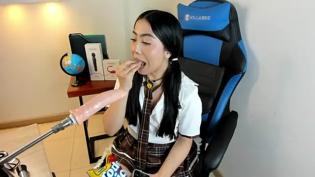 Valecute  online show from April 2, 2026, 8:28 pm