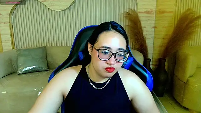 Snapshot of bunny_mich_r chatting on February 20, 2026, 7:47 pm bunny mich r online show from February 20, 2026, 7:47 pm