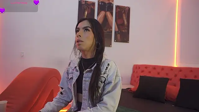 Fernanda thail  online show from March 19, 2026, 7:51 pm