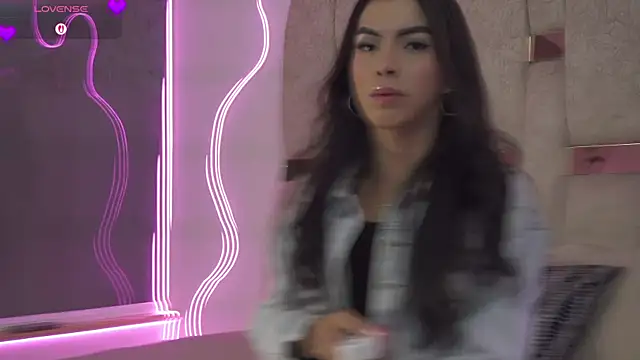 Fernanda thail  online show from March 24, 2026, 7:19 pm