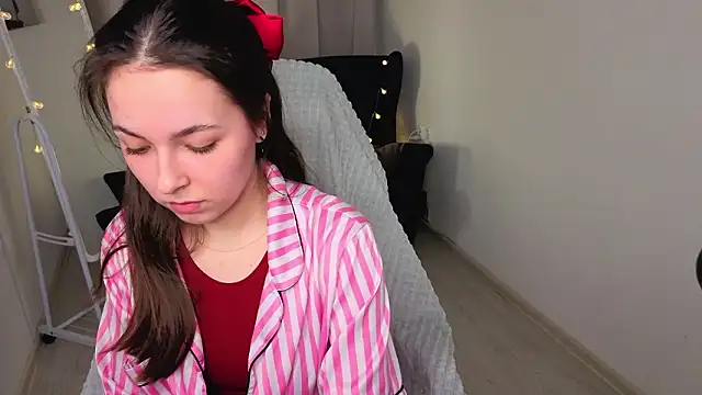 BellaThery online show from February 20, 2026, 1:33 pm