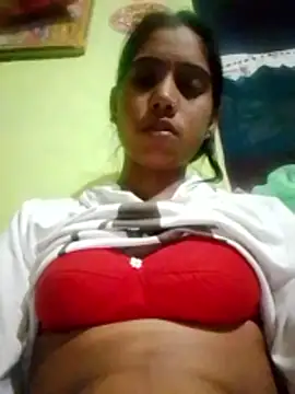 Snapshot of wifedesi7050 chatting on April 8, 2026, 8:20 pm wifedesi7050 online show from April 8, 2026, 8:20 pm