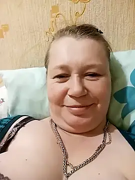 KiraStanton online show from April 7, 2026, 6:52 pm