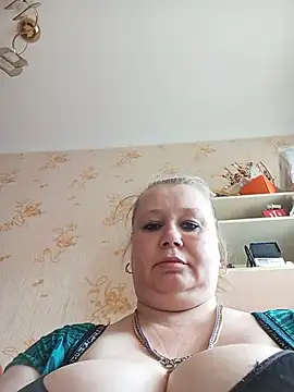Snapshot of KiraStanton chatting on July 6, 2026, 1:52 pm KiraStanton online show from July 6, 2026, 1:52 pm