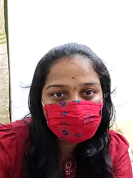 Shaliniqueen online show from May 19, 2026, 2:56 pm