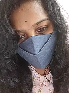 Shaliniqueen online show from July 7, 2026, 12:20 pm