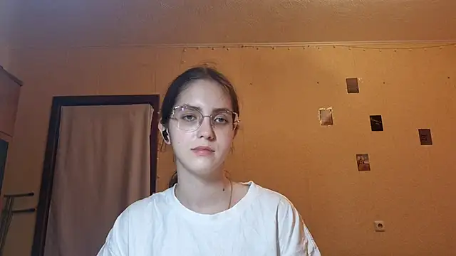 Snapshot of Katelemon chatting on July 1, 2026, 2:40 pm Katelemon online show from July 1, 2026, 2:40 pm