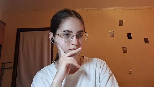 Snapshot of Katelemon chatting on July 2, 2026, 11:16 am Katelemon online show from July 2, 2026, 11:16 am