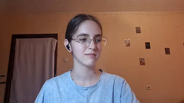 Snapshot of Katelemon chatting on July 5, 2026, 2:24 pm Katelemon online show from July 5, 2026, 2:24 pm