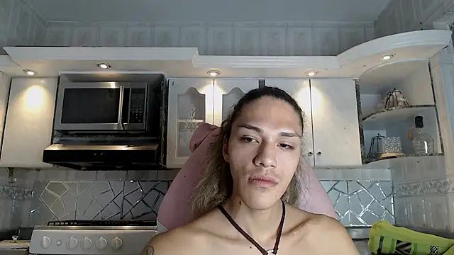 Snapshot of CrisOzzz chatting on March 10, 2026, 6:24 pm CrisOzzz online show from March 10, 2026, 6:24 pm
