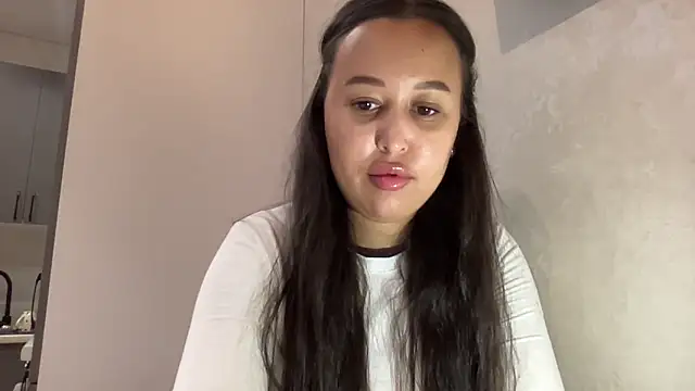 Dana 005 online show from June 1, 2026, 9:05 pm