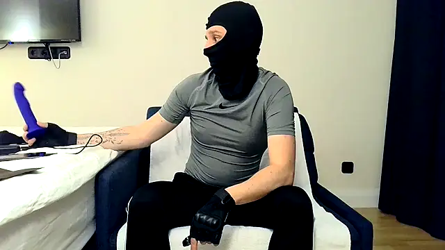 RyanRubber online show from April 13, 2026, 8:25 pm
