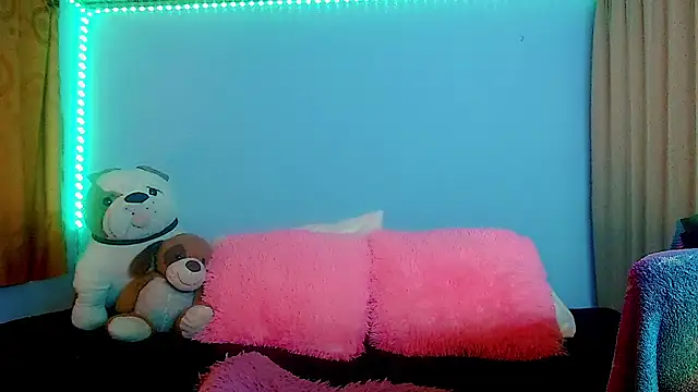 NikollThoms online show from March 25, 2026, 3:45 am