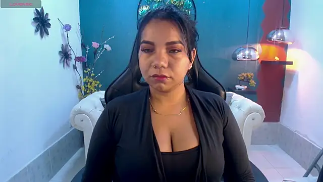 Snapshot of Elizabeth_Suan_ chatting on March 16, 2026, 11:25 am Elizabeth Suan online show from March 16, 2026, 11:25 am