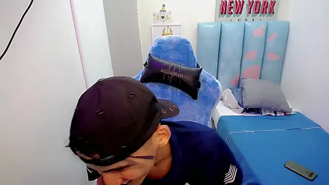 Houston bby  online show from February 22, 2026, 7:34 pm