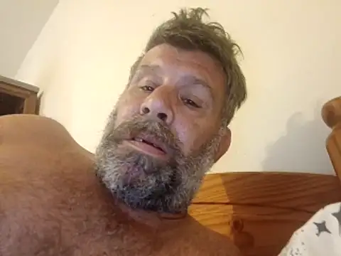 Snapshot of stud2512 chatting on June 3, 2026, 2:33 pm stud2512 online show from June 3, 2026, 2:33 pm