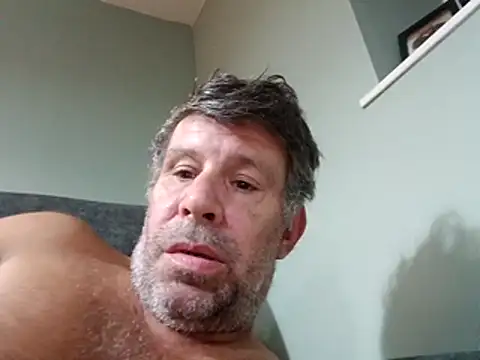 stud2512 online show from July 16, 2026, 9:10 pm
