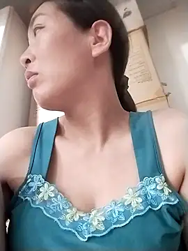 Snapshot of lris-Beauty77 chatting on April 5, 2026, 7:55 pm lris-Beauty77 online show from April 5, 2026, 7:55 pm