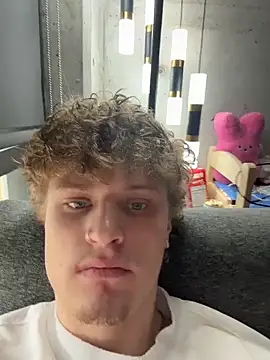 PAPITRVN online show from March 2, 2026, 11:11 pm