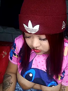 Snapshot of la_rojita chatting on February 26, 2026, 11:37 pm la rojita online show from February 26, 2026, 11:37 pm