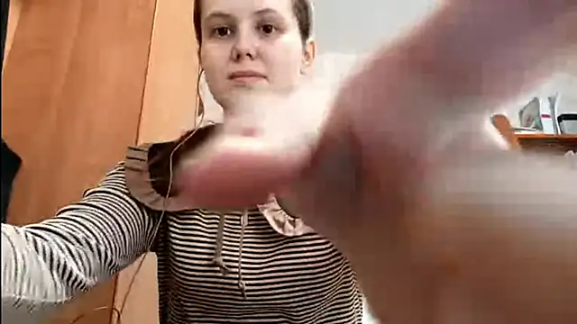 Snapshot of DaiseyOpdyke chatting on February 22, 2026, 8:02 am DaiseyOpdyke online show from February 22, 2026, 8:02 am