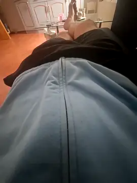 paulucio8 online show from February 22, 2026, 11:09 am