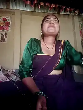 Snapshot of Aanushaka chatting on March 7, 2026, 9:39 am Aanushaka online show from March 7, 2026, 9:39 am