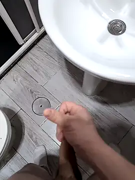 Snapshot of d3vnull chatting on April 14, 2026, 12:49 am d3vnull online show from April 14, 2026, 12:49 am