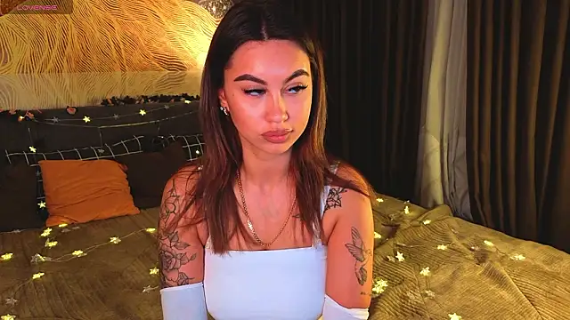 JulyMilky online show from March 14, 2026, 5:51 pm