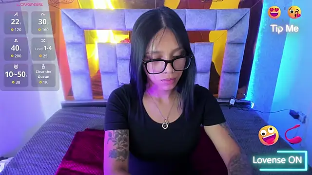 miiaboss  online show from May 16, 2026, 12:04 pm