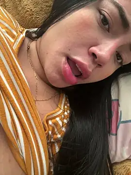 cataleya2525 online show from May 12, 2026, 3:09 pm