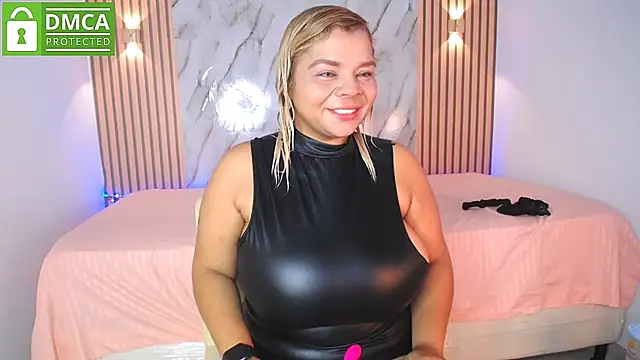 CasieBigtits online show from May 30, 2026, 12:57 pm