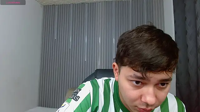 Snapshot of Julian_Smith21 chatting on July 10, 2026, 4:06 am Julian Smith21 online show from July 10, 2026, 4:06 am