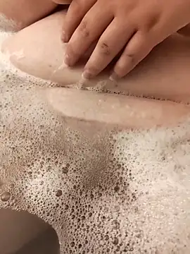 TwilledOverbite online show from April 10, 2026, 6:23 pm