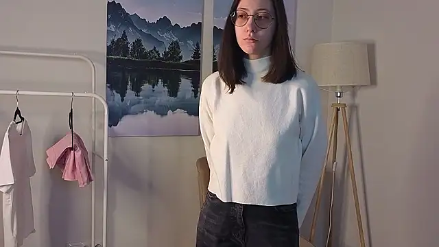 Snapshot of DoraWhitrock chatting on February 22, 2026, 6:46 am DoraWhitrock online show from February 22, 2026, 6:46 am