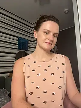 Snapshot of UnholyAmy chatting on July 7, 2026, 7:18 pm UnholyAmy online show from July 7, 2026, 7:18 pm
