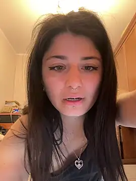 Snapshot of maryzoe05 chatting on April 5, 2026, 3:53 pm maryzoe05 online show from April 5, 2026, 3:53 pm