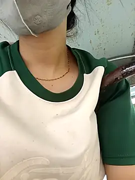 Snapshot of hd_love69 chatting on March 29, 2026, 4:34 am hd love69 online show from March 29, 2026, 4:34 am