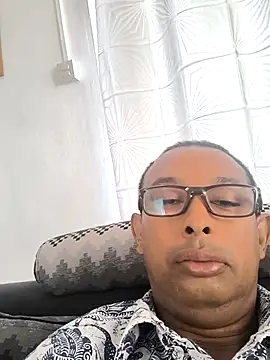 emperator13 online show from May 7, 2026, 4:40 am