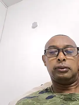 emperator13 online show from May 12, 2026, 1:36 am