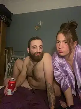 SamanthaRed online show from May 3, 2026, 2:06 am