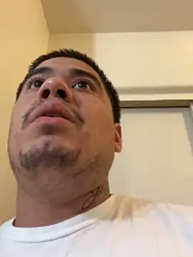 Snapshot of Sweetdickwill chatting on March 19, 2026, 2:04 am Sweetdickwill online show from March 19, 2026, 2:04 am