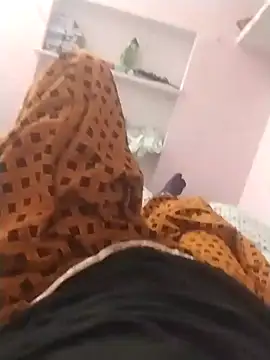 Snapshot of kavitarahul chatting on February 23, 2026, 12:24 pm kavitarahul online show from February 23, 2026, 12:24 pm