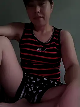 juicy-milu online show from April 13, 2026, 12:05 am