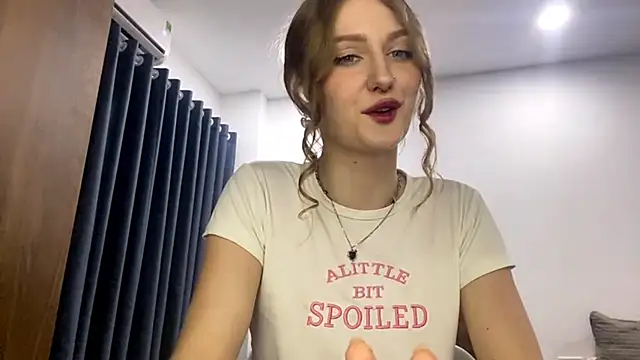 HotCheeseCake online show from February 28, 2026, 10:49 am